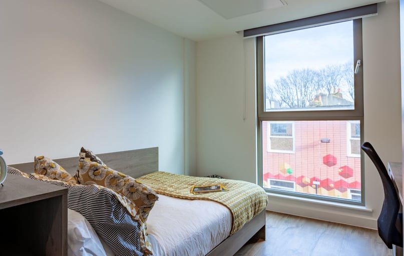 Silver En Suite, Pavilion Point, 118-132 London Road, The Level, Brighton - Image 1